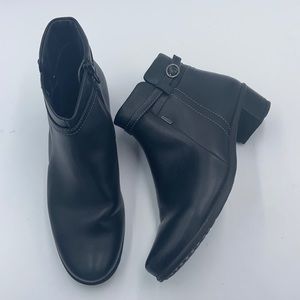 Euc ECCO leather buckle side zip booties 39